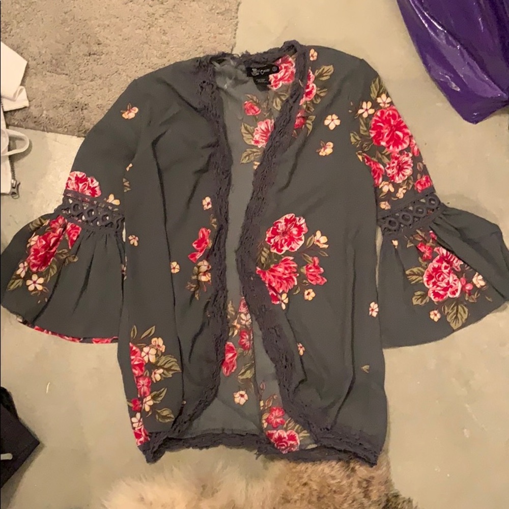 Kimono beautiful grey floral